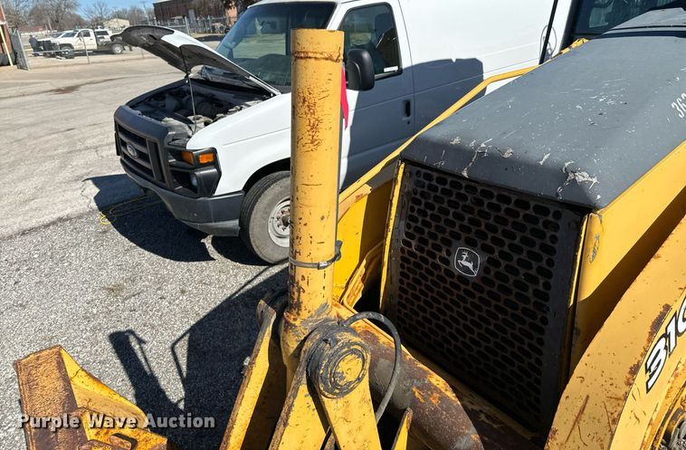 image for item OJ9492 2005 John Deere 310G backhoe