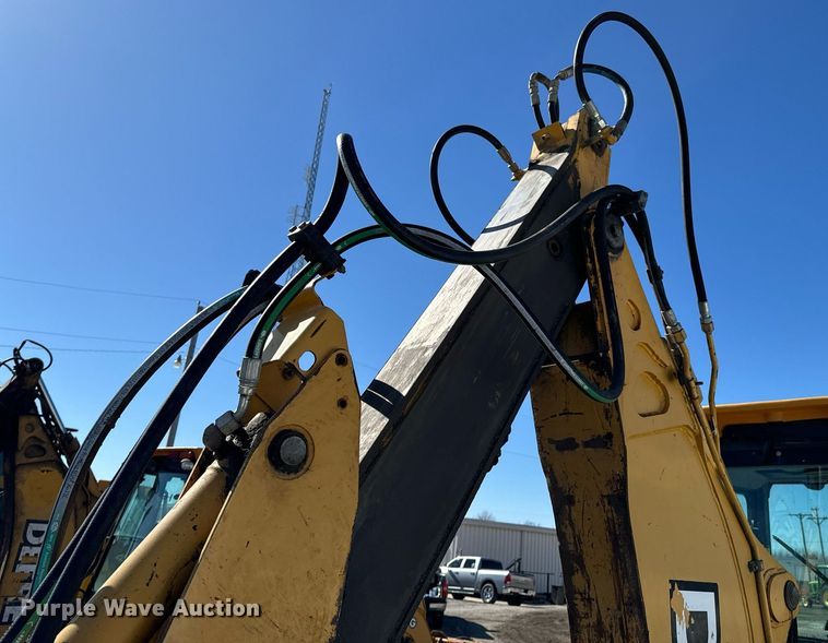 image for item OJ9492 2005 John Deere 310G backhoe