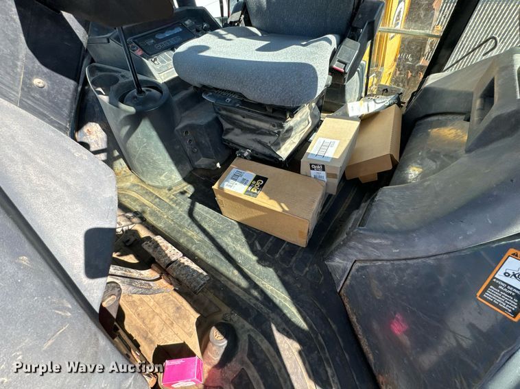 image for item OJ9492 2005 John Deere 310G backhoe