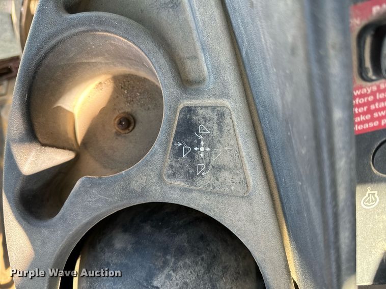 image for item OJ9492 2005 John Deere 310G backhoe