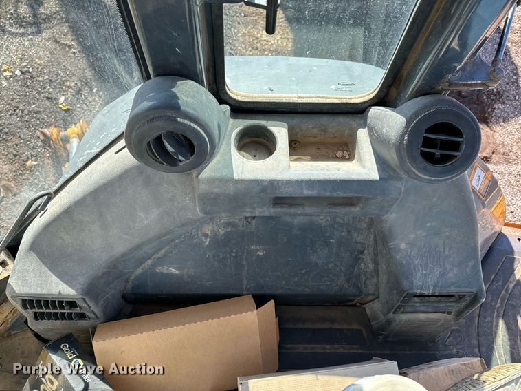 image for item OJ9492 2005 John Deere 310G backhoe