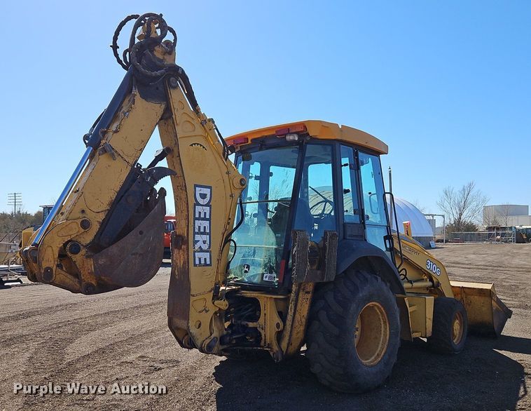 image for item OJ9499 2003 John Deere 310G backhoe