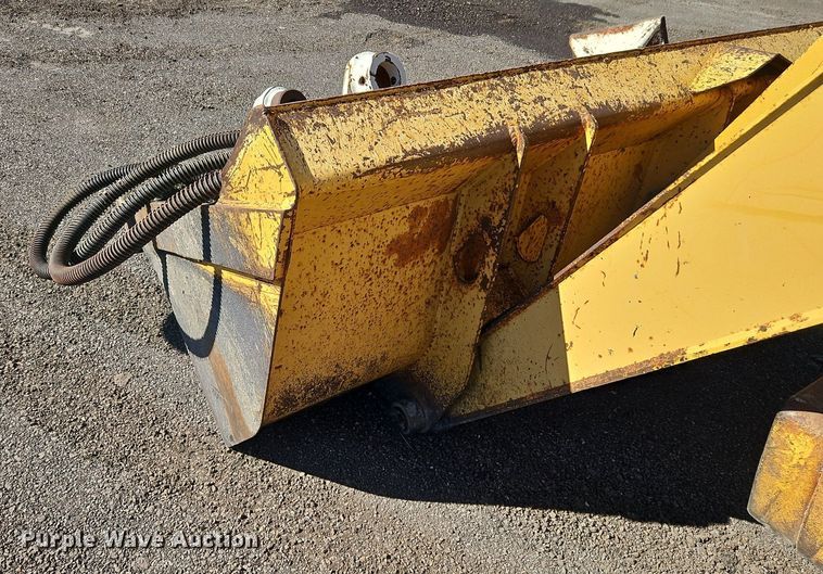 image for item OJ9499 2003 John Deere 310G backhoe