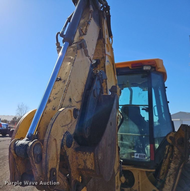 image for item OJ9499 2003 John Deere 310G backhoe