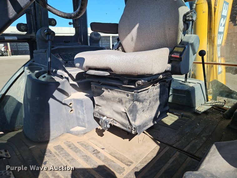 image for item OJ9499 2003 John Deere 310G backhoe