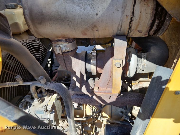 image for item OJ9499 2003 John Deere 310G backhoe