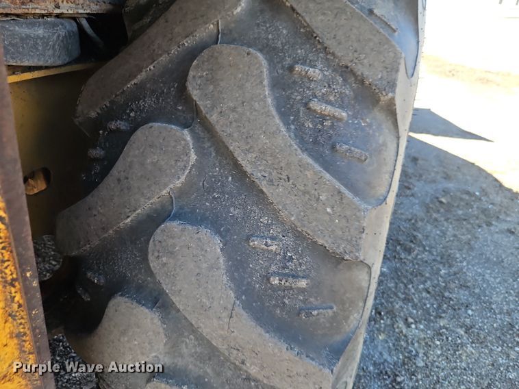 image for item OJ9499 2003 John Deere 310G backhoe