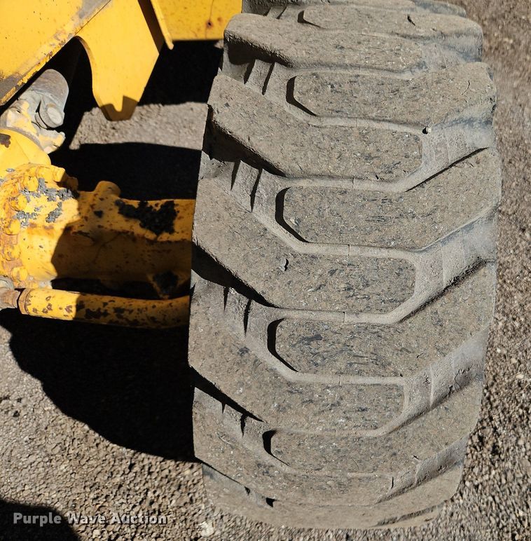 image for item OJ9499 2003 John Deere 310G backhoe