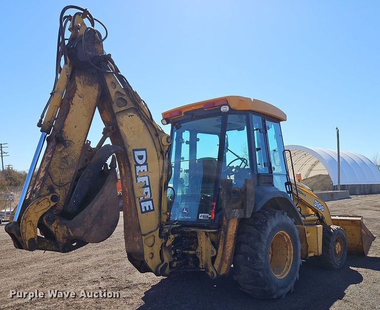 image for item OJ9500 2003 John Deere 310G backhoe