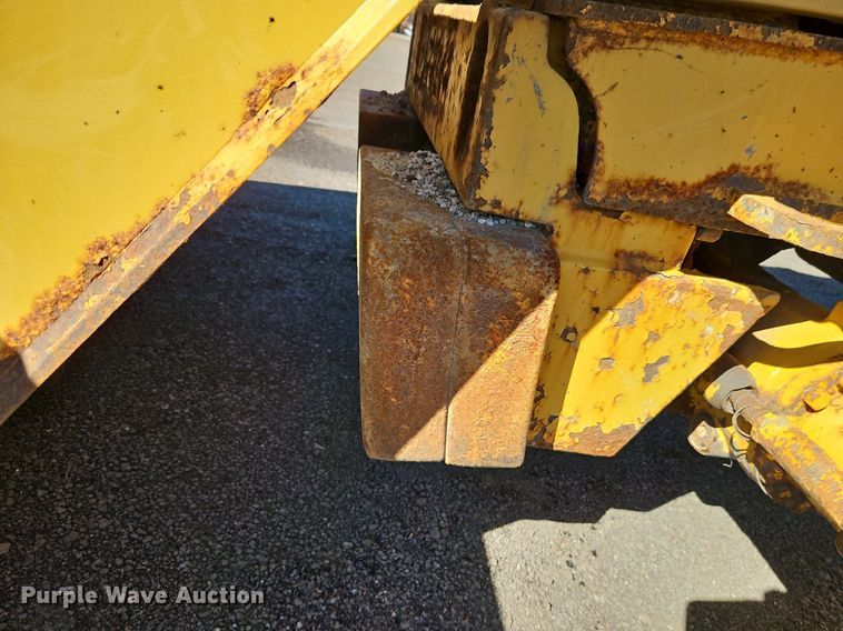 image for item OJ9500 2003 John Deere 310G backhoe