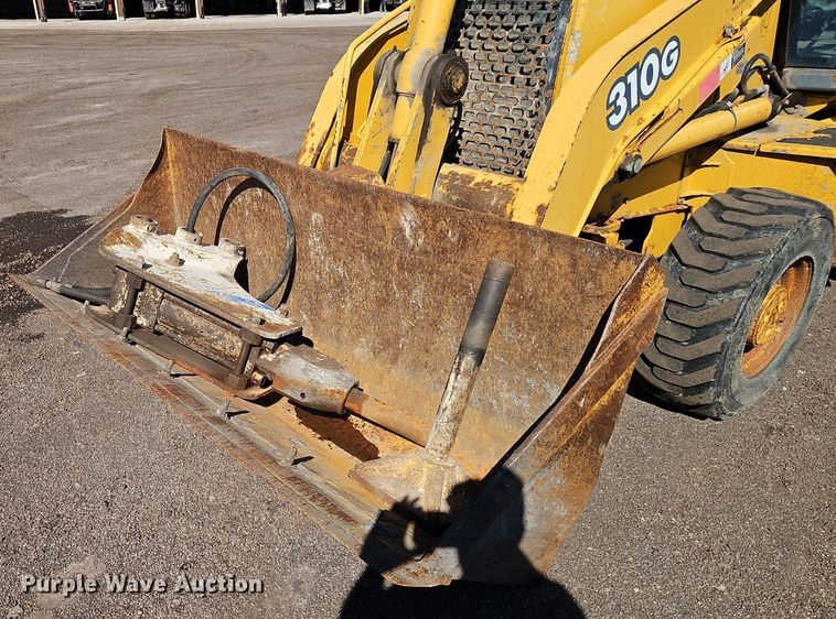 image for item OJ9500 2003 John Deere 310G backhoe