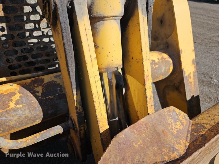 image for item OJ9500 2003 John Deere 310G backhoe