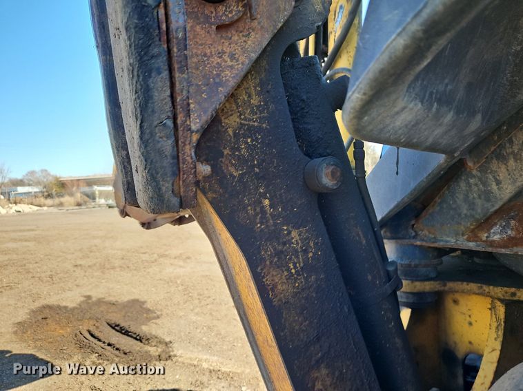 image for item OJ9500 2003 John Deere 310G backhoe