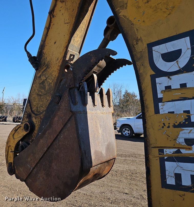 image for item OJ9500 2003 John Deere 310G backhoe