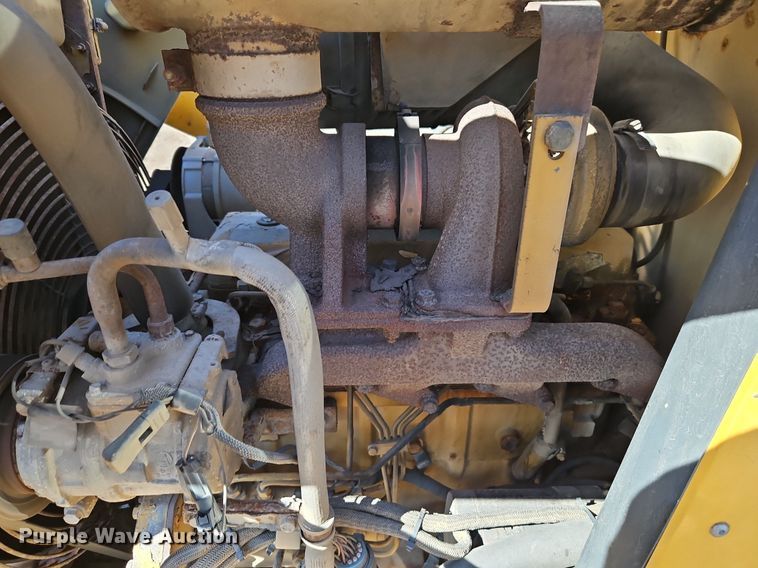 image for item OJ9500 2003 John Deere 310G backhoe