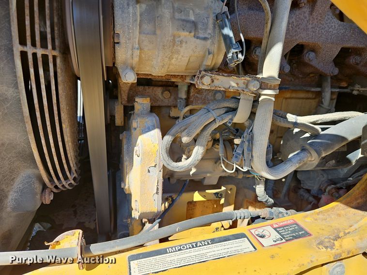 image for item OJ9500 2003 John Deere 310G backhoe