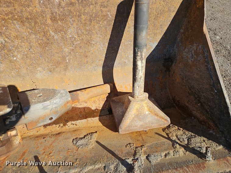 image for item OJ9500 2003 John Deere 310G backhoe