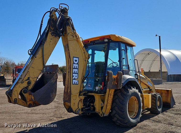 image for item OJ9501 2003 John Deere 310G backhoe