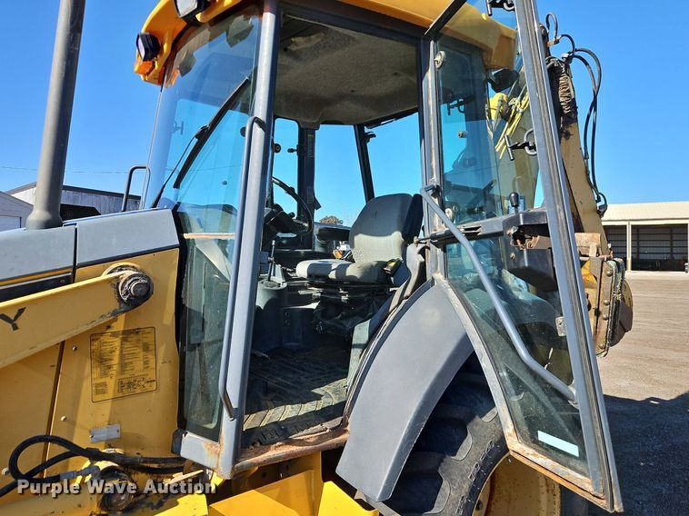 image for item OJ9501 2003 John Deere 310G backhoe