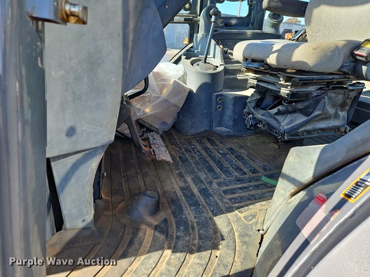 image for item OJ9501 2003 John Deere 310G backhoe