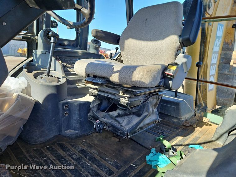 image for item OJ9501 2003 John Deere 310G backhoe