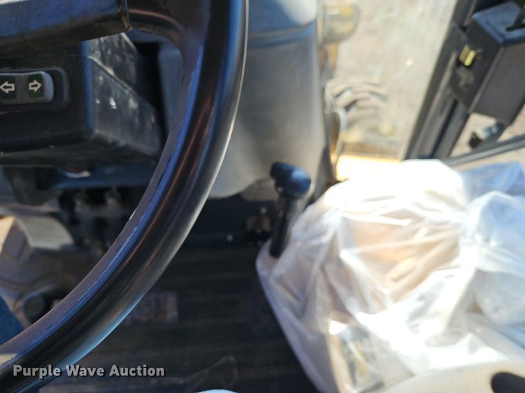 image for item OJ9501 2003 John Deere 310G backhoe