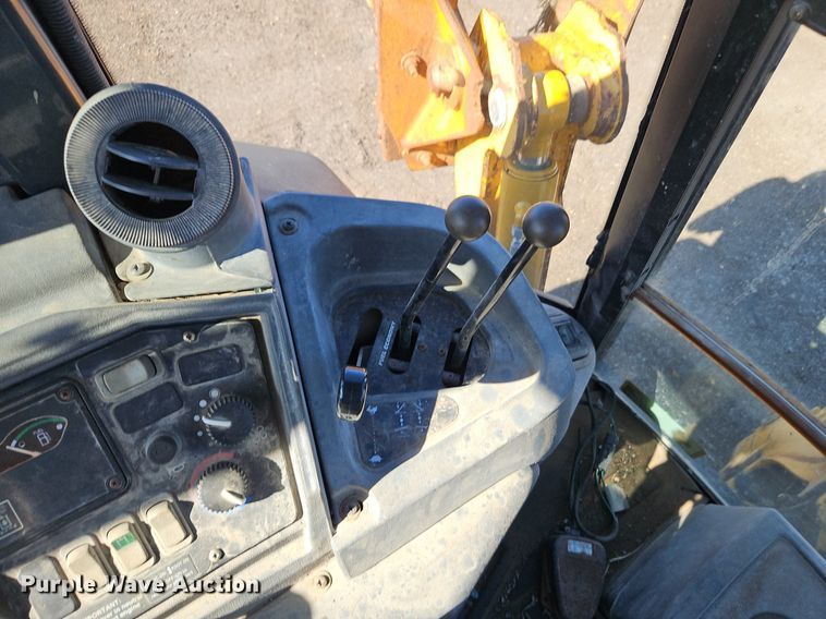 image for item OJ9501 2003 John Deere 310G backhoe