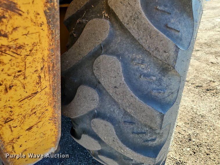 image for item OJ9501 2003 John Deere 310G backhoe