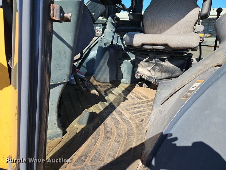 image for item OJ9502 2003 John Deere 310G backhoe