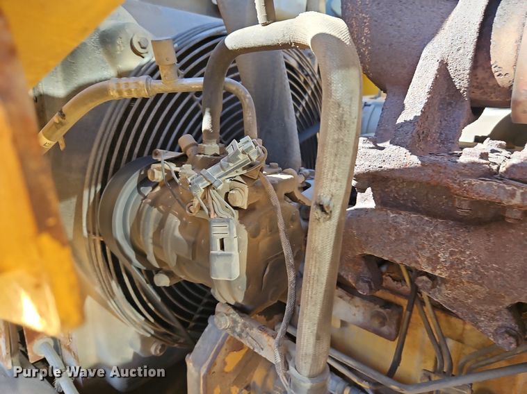 image for item OJ9502 2003 John Deere 310G backhoe