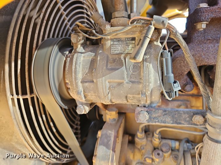 image for item OJ9503 2003 John Deere 310G backhoe