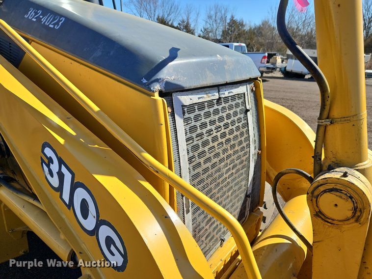 image for item OJ9504 2003 John Deere 310G backhoe