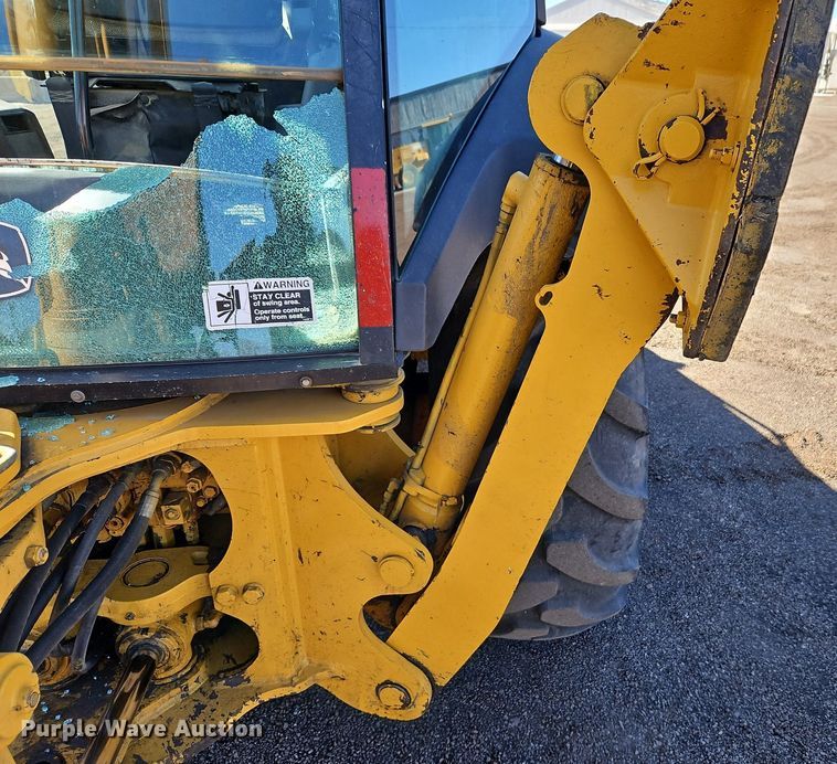 image for item OJ9504 2003 John Deere 310G backhoe