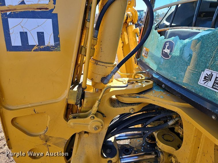 image for item OJ9504 2003 John Deere 310G backhoe