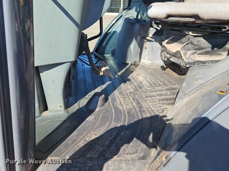 image for item OJ9504 2003 John Deere 310G backhoe