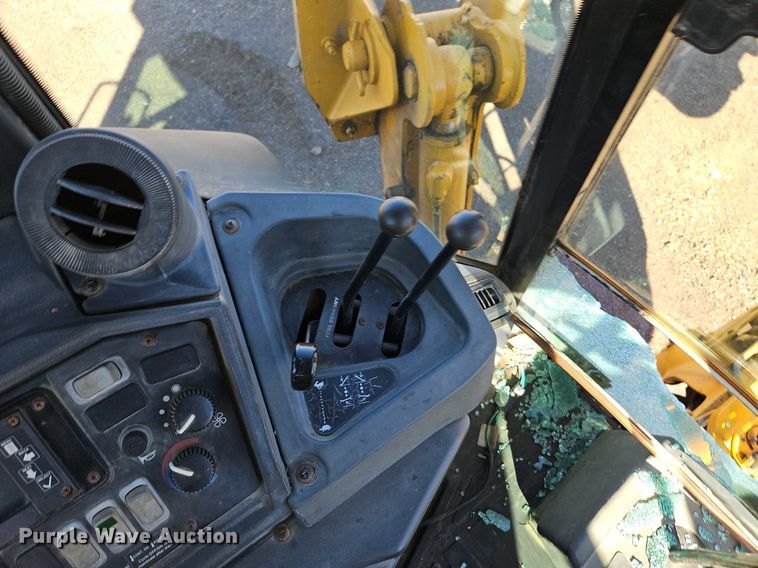 image for item OJ9504 2003 John Deere 310G backhoe