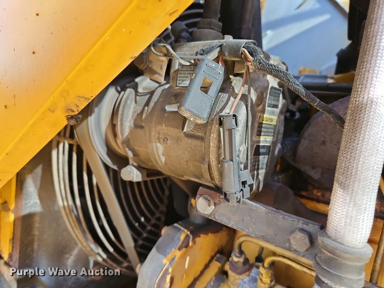 image for item OJ9504 2003 John Deere 310G backhoe