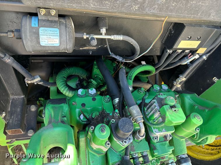 image for item OJ9505 2007 John Deere 6415 tractor