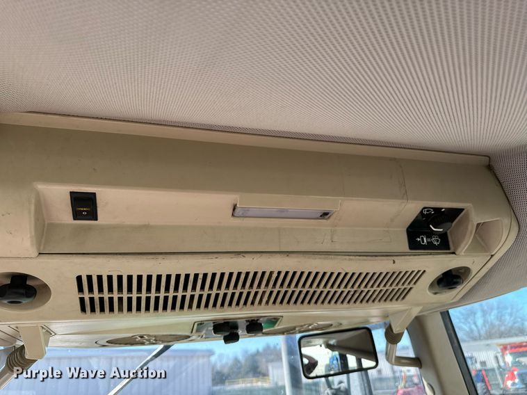 image for item OJ9505 2007 John Deere 6415 tractor