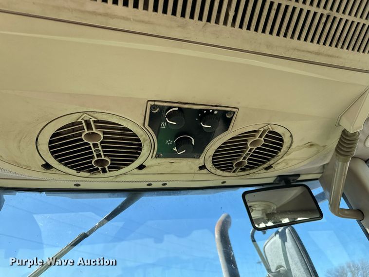 image for item OJ9505 2007 John Deere 6415 tractor