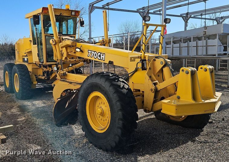 image for item OJ9510 2000 John Deere 770CH motor grader