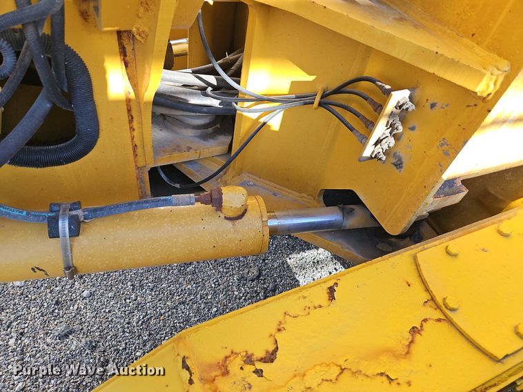 image for item OJ9510 2000 John Deere 770CH motor grader