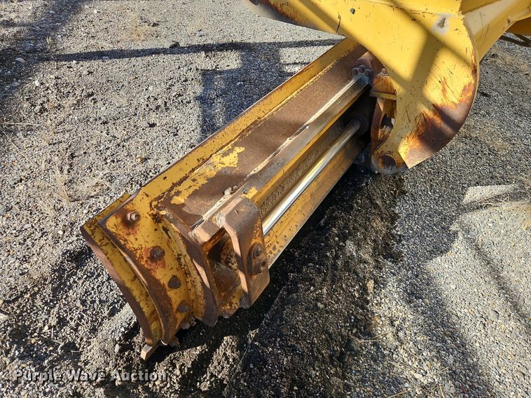 image for item OJ9510 2000 John Deere 770CH motor grader