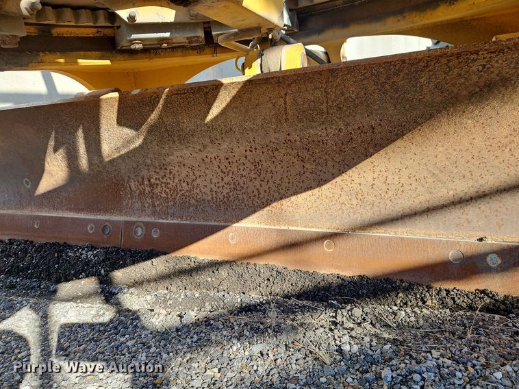 image for item OJ9510 2000 John Deere 770CH motor grader