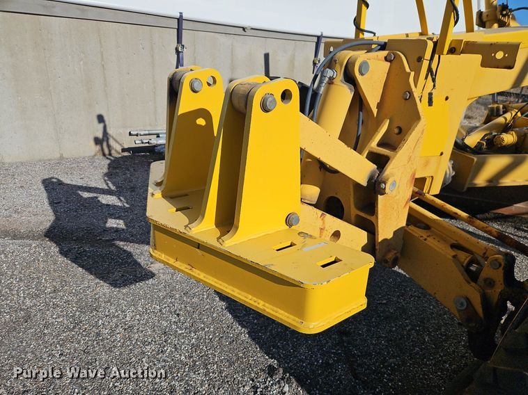 image for item OJ9510 2000 John Deere 770CH motor grader