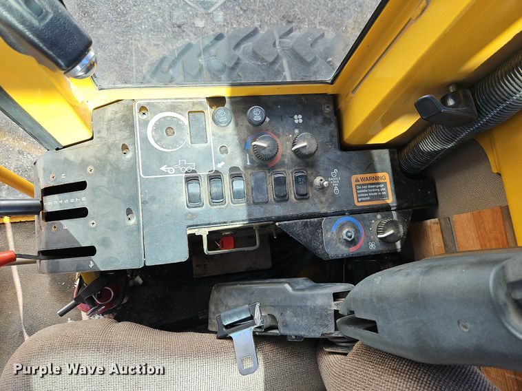 image for item OJ9510 2000 John Deere 770CH motor grader