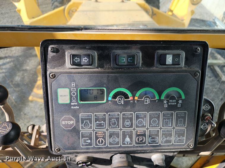 image for item OJ9510 2000 John Deere 770CH motor grader