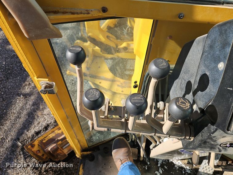 image for item OJ9510 2000 John Deere 770CH motor grader