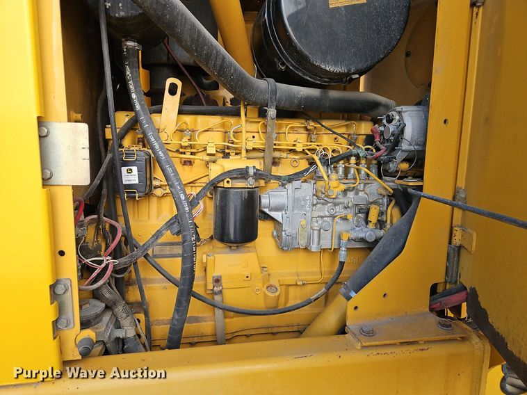 image for item OJ9510 2000 John Deere 770CH motor grader