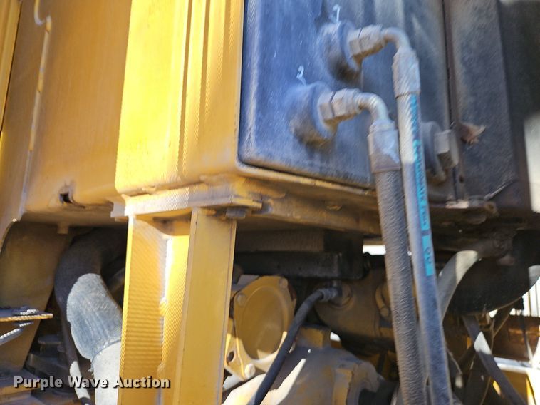 image for item OJ9510 2000 John Deere 770CH motor grader